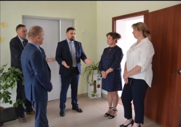 15 сентября с рабочим визитом в детском саду побывал глава Администрации Каменского района Владимир Савин.